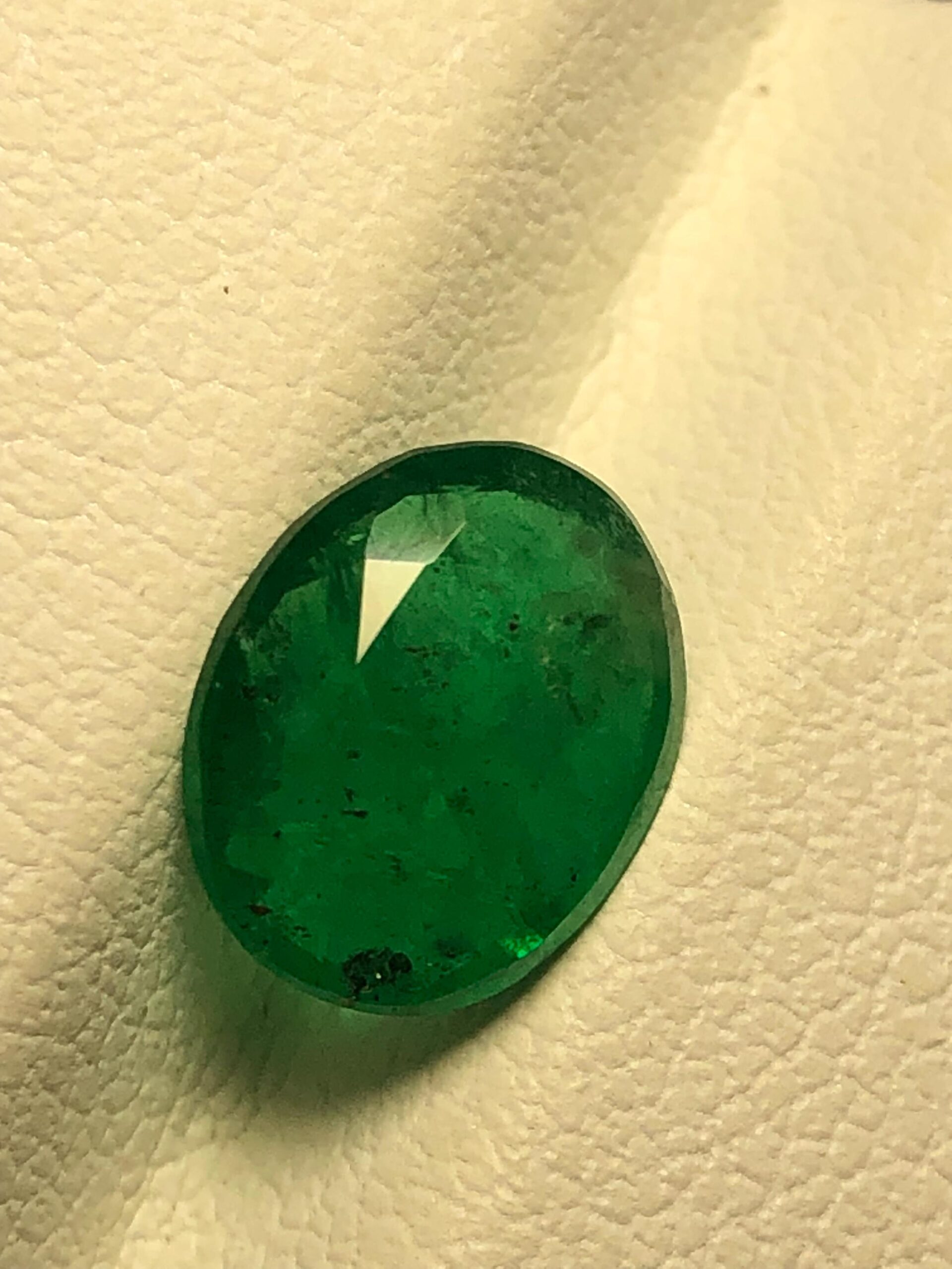 Natural Sawat Emerald Oval Gemstone: 1.285 Carat Rich Green Collector Stone (May Birthstone)