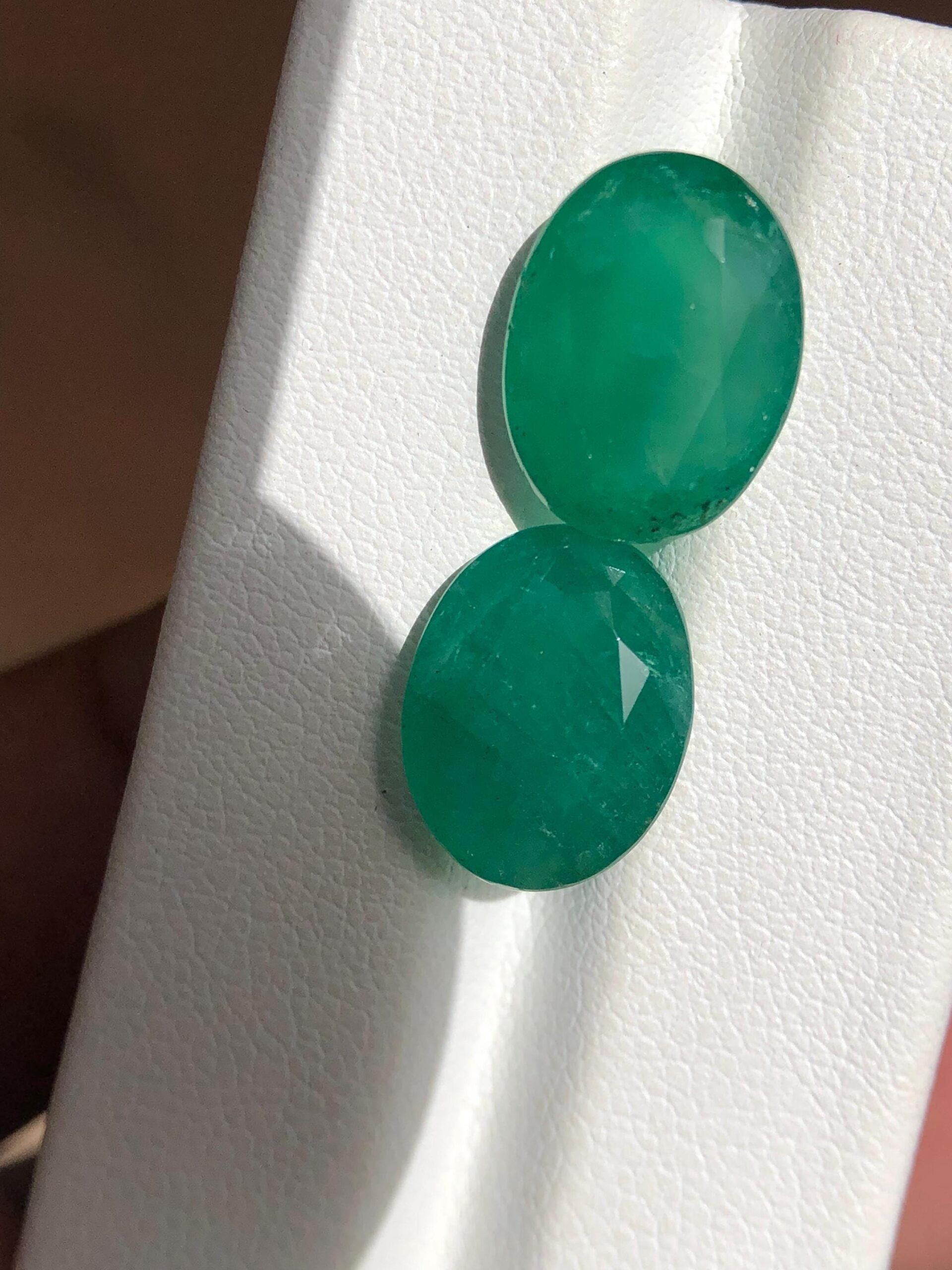 Natural Zambian Emerald Pair 11.40 Ct Oval Matching Green Gemstones - Image 4