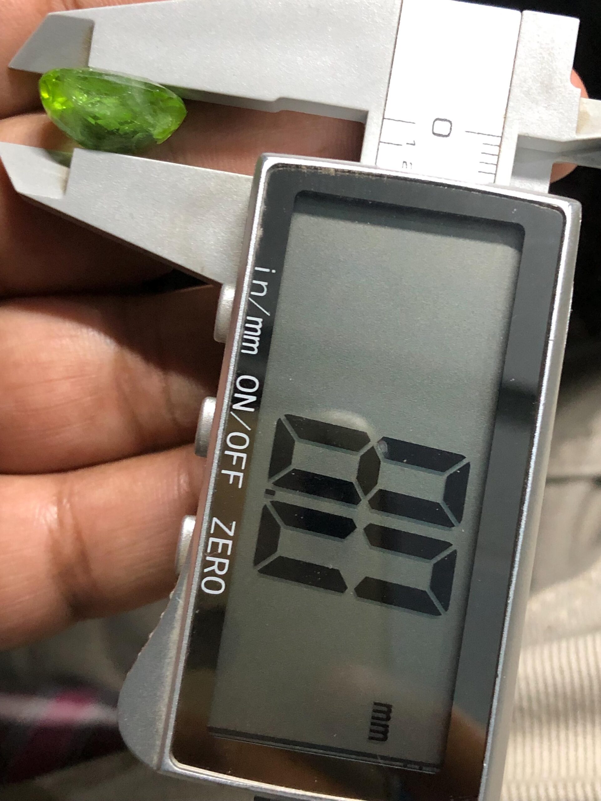 Natural Oval Peridot Gemstone: Pakistan Origin, 13.155 Carats, Faceted Green Loose Stone - Image 7