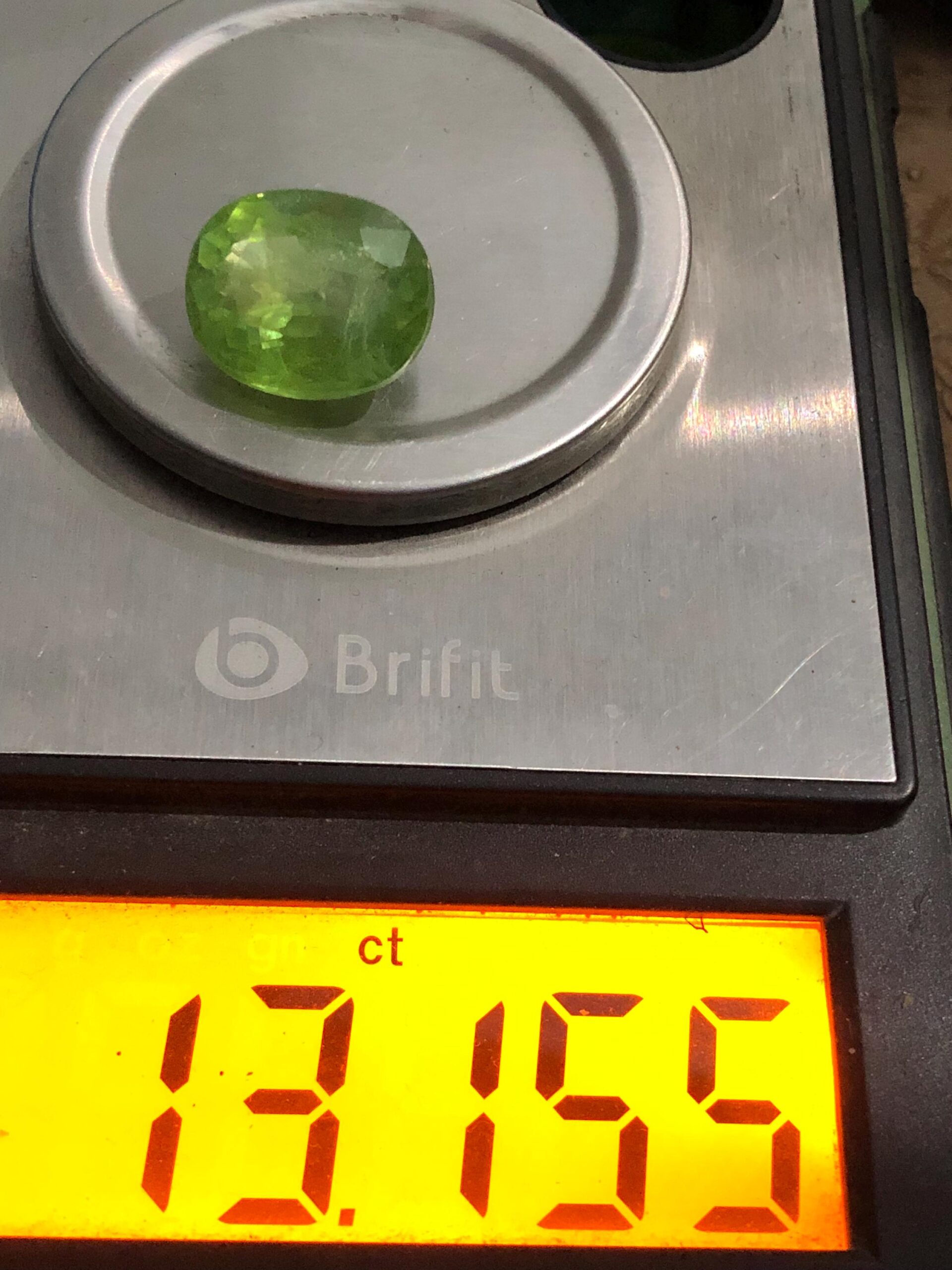 Natural Oval Peridot Gemstone: Pakistan Origin, 13.155 Carats, Faceted Green Loose Stone - Image 4