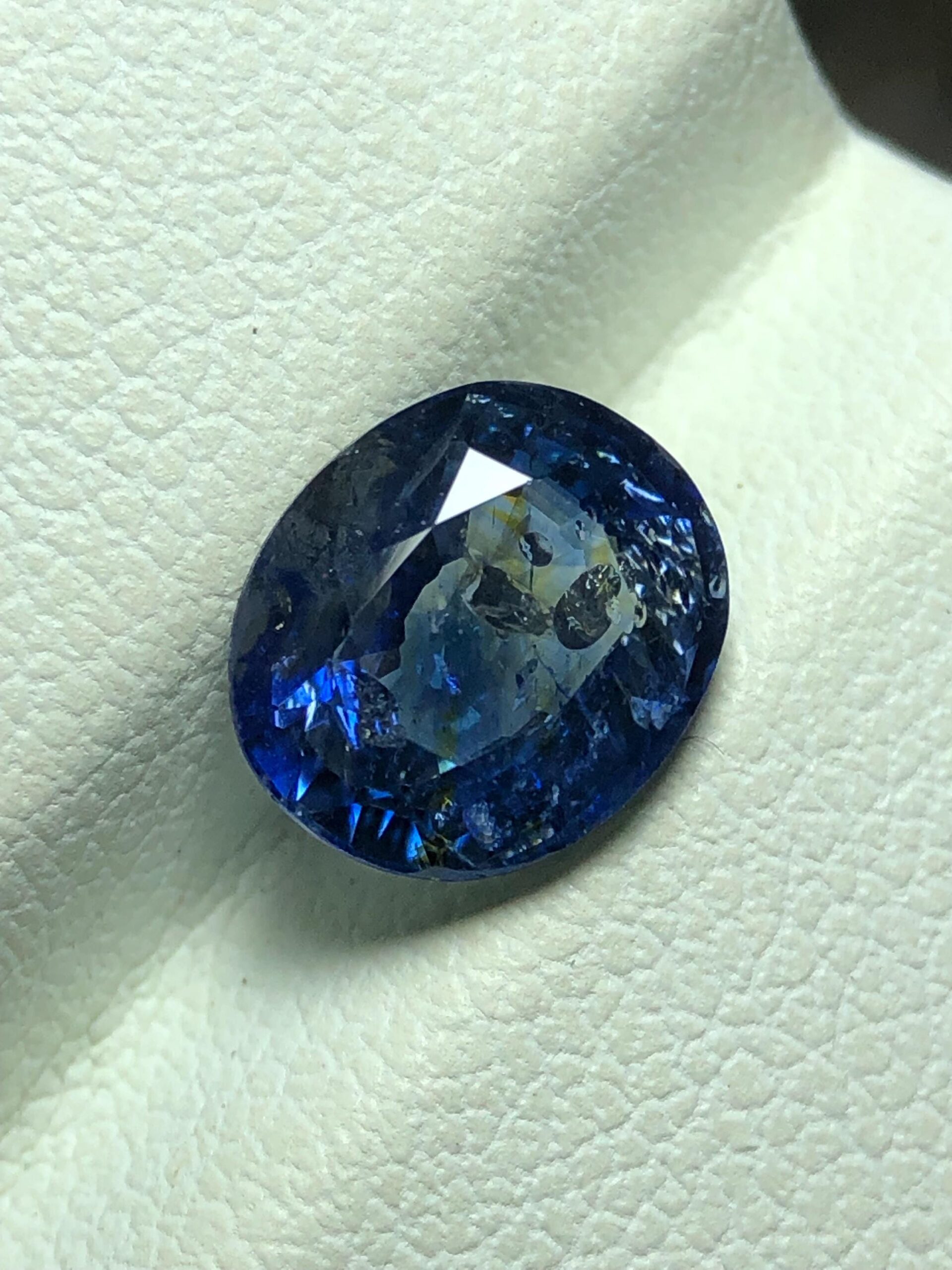 Natural Ceylon Blue Sapphire Oval Gemstone | 2.295 Ct Sri Lankan Heated Stone - Image 3