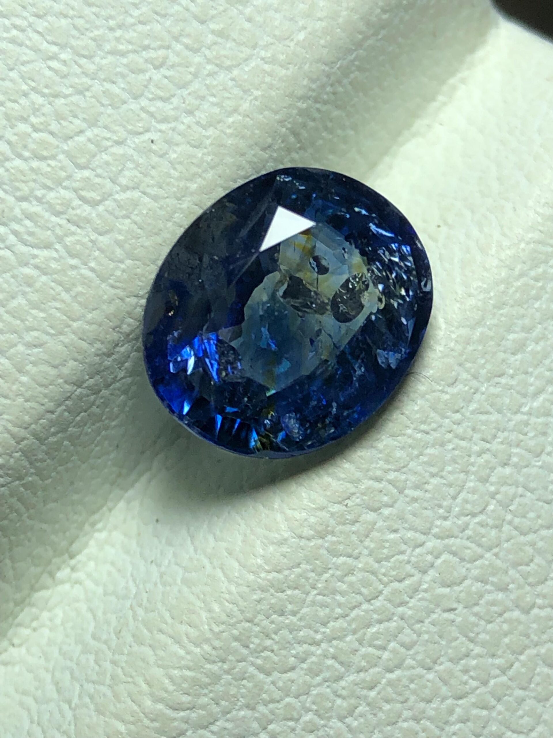 Natural Ceylon Blue Sapphire Oval Gemstone | 2.295 Ct Sri Lankan Heated Stone - Image 4