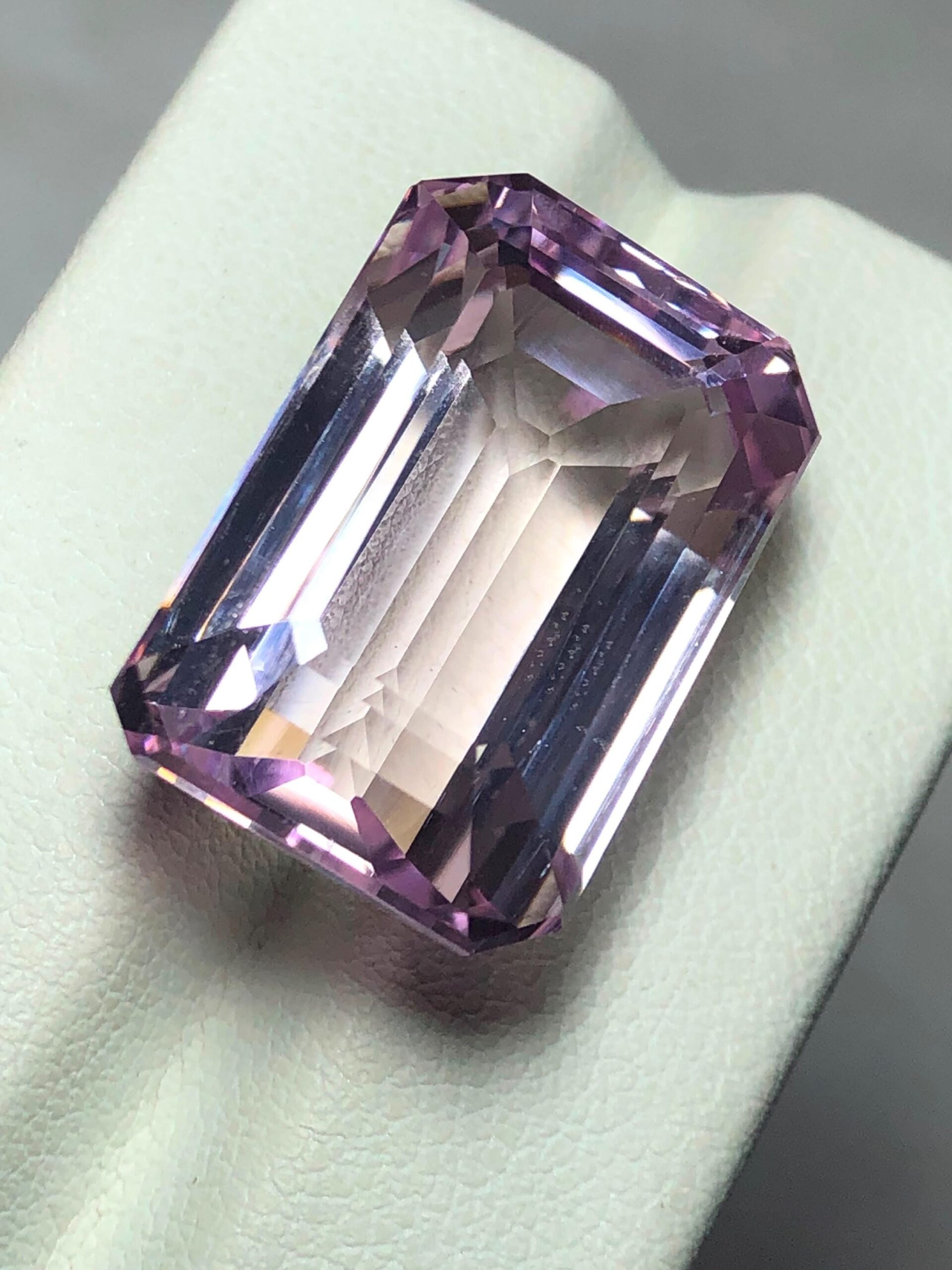 Natural 31.96 Ct Kunzite Gemstone | No treatment | Pink Lilac | Certified | Loose Gem AAA Quality - Image 2