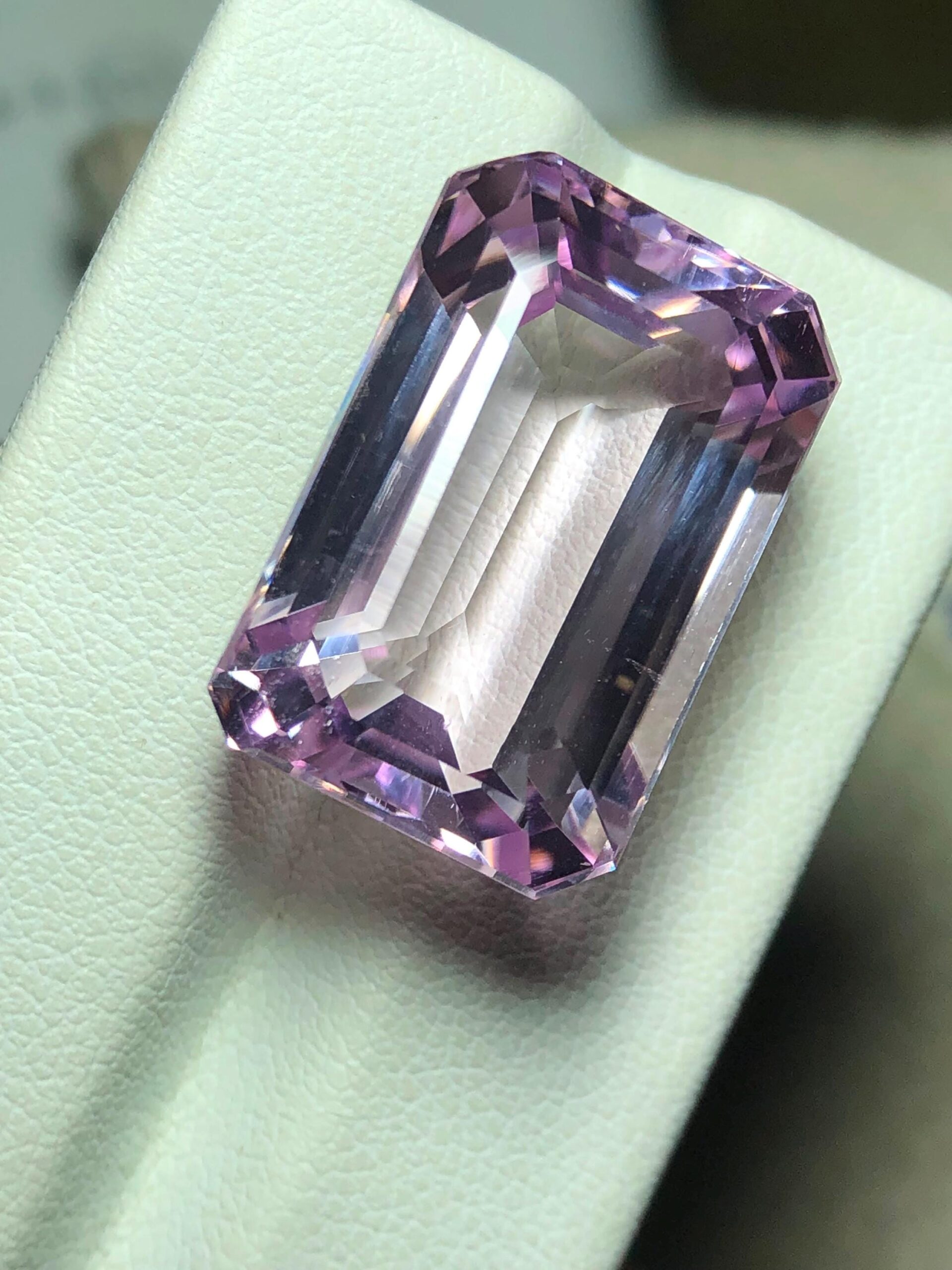 Natural 31.96 Ct Kunzite Gemstone | No treatment | Pink Lilac | Certified | Loose Gem AAA Quality - Image 5