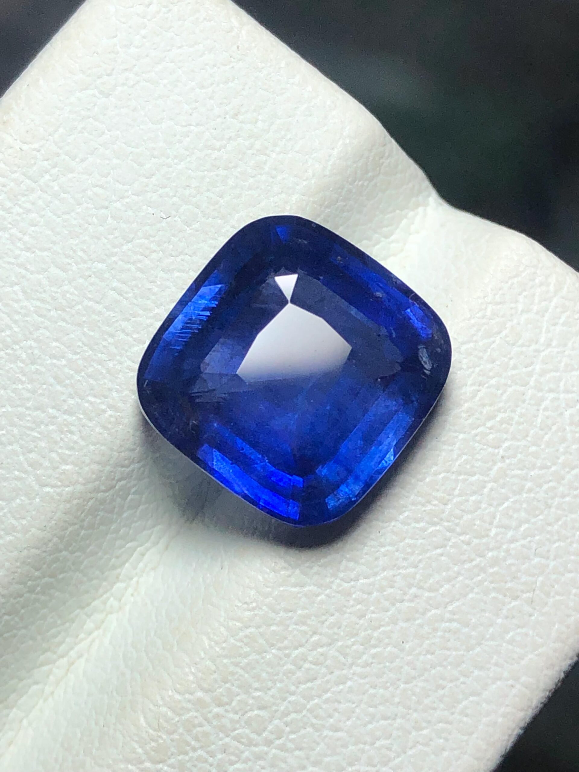 5.39 Ct Natural Ceylon Royal Blue Sapphire |Heated Cushion Cut Gemstone (10.30x10.04 mm) - Image 4