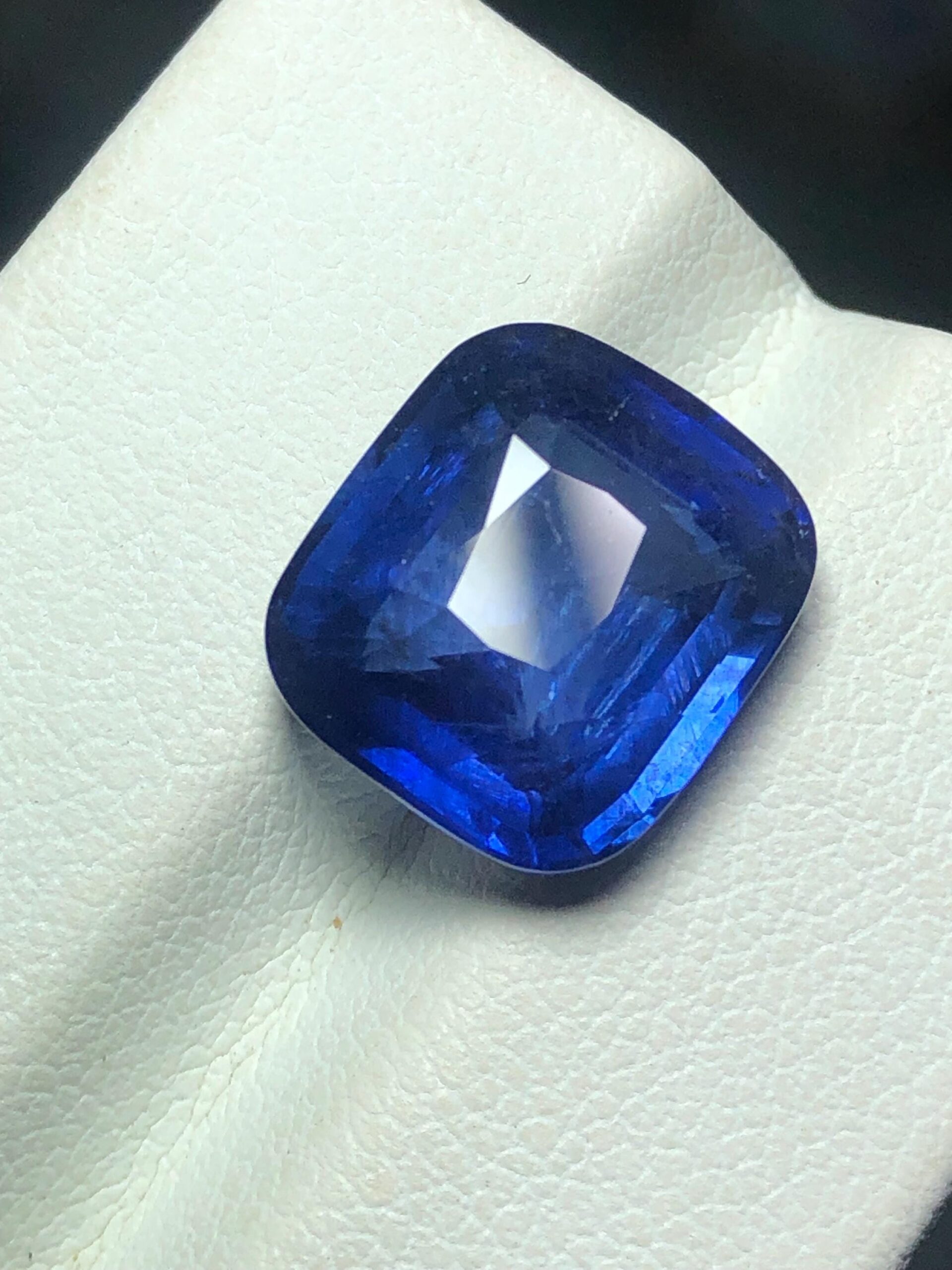 7.11 Ct Royal Blue Sapphire | Sri Lanka Ceylon | Traditional Heat Treated | Cushion Cut Gemstone - Image 6