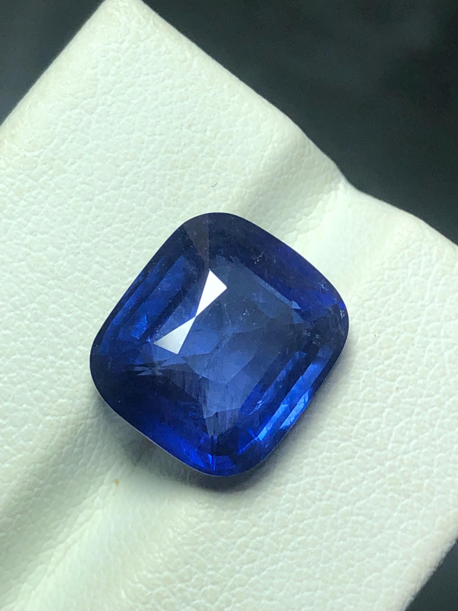 7.11 Ct Royal Blue Sapphire | Sri Lanka Ceylon | Traditional Heat Treated | Cushion Cut Gemstone - Image 8