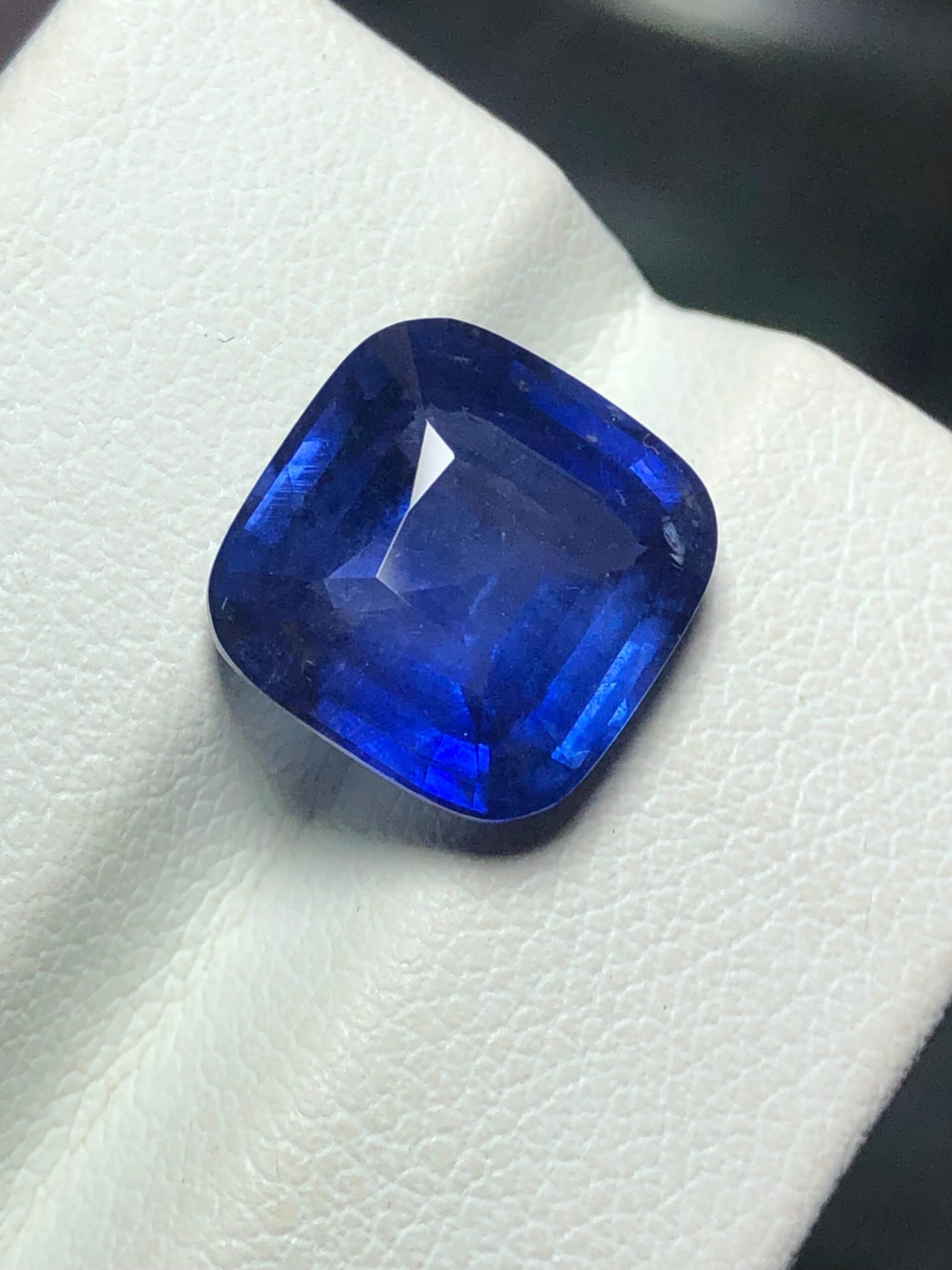 5.39 Ct Natural Ceylon Royal Blue Sapphire |Heated Cushion Cut Gemstone (10.30x10.04 mm) - Image 6
