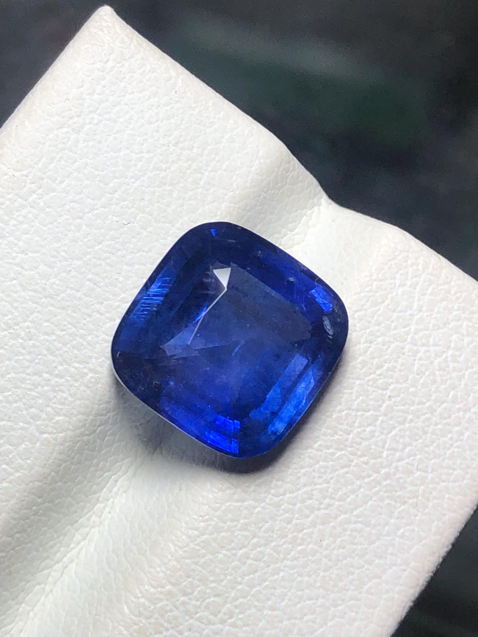 5.39 Ct Natural Ceylon Royal Blue Sapphire |Heated Cushion Cut Gemstone (10.30x10.04 mm) - Image 5