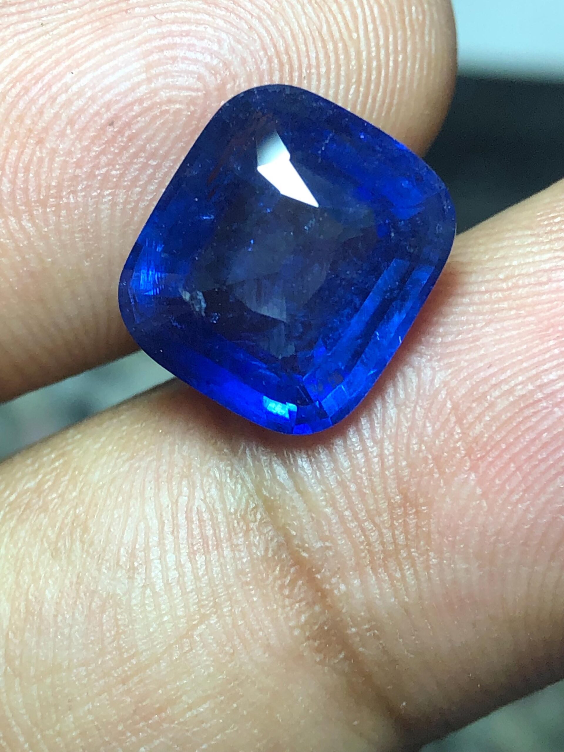 7.11 Ct Royal Blue Sapphire | Sri Lanka Ceylon | Traditional Heat Treated | Cushion Cut Gemstone - Image 3