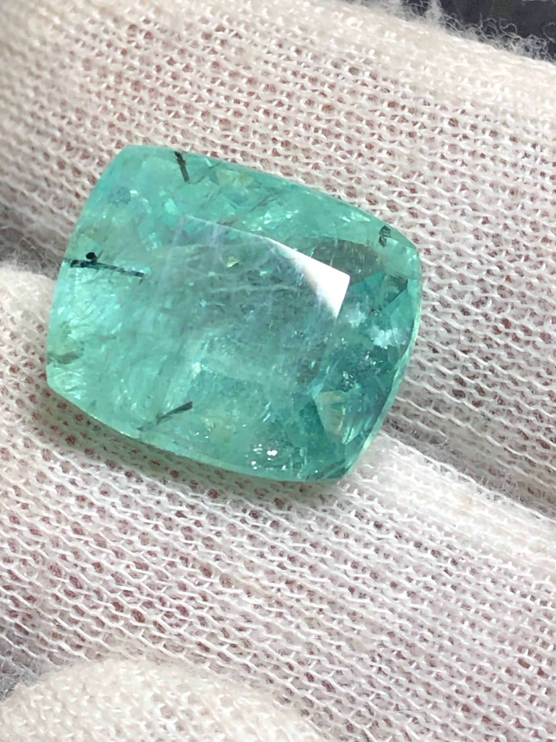 Natural Pakistani Emerald 12.24 Carat, 15.2mm Green Emerald Loose Gemstone, Pakistan Mine Emerald, Cushion Cut Gemstone for Jewelry - Image 5