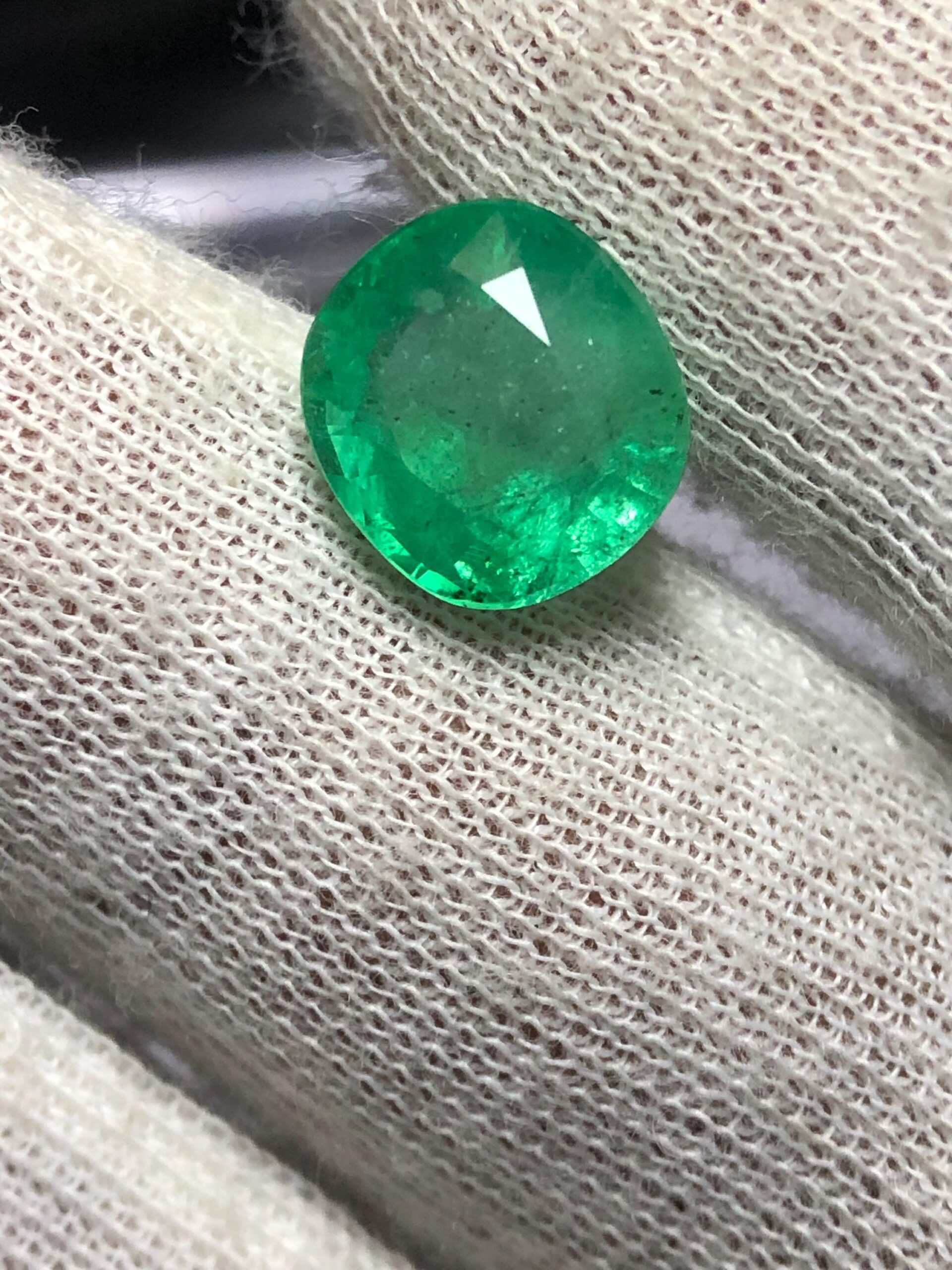 Natural Pakistani Emerald 5.81 Ct, Loose Green Emerald Gemstone, 10x10.8x7.6 mm, Raw Natural Beauty, Collector Gemstone, Jewelry Making Ston - Image 8