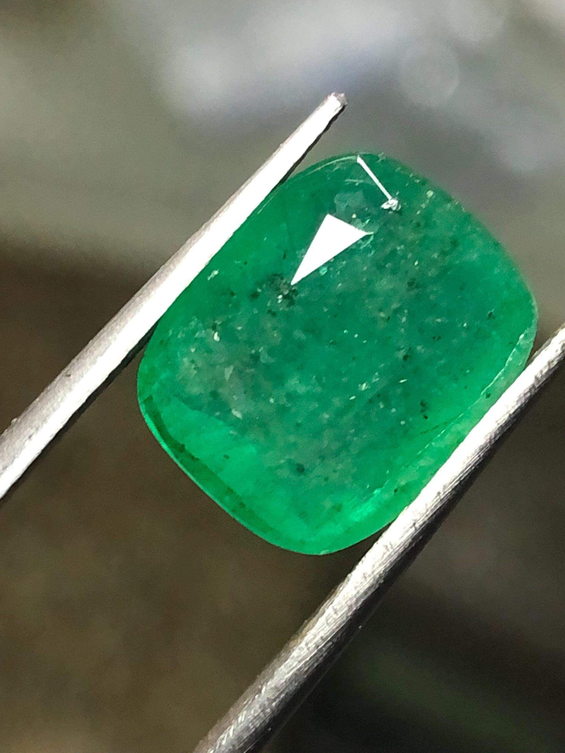 Natural Zambian Emerald 5.805 Ct Cushion Cut Loose Gemstone, Genuine Green Emerald, 10 x 11.9 x 6.2 mm, Jewelry Making Stone - Image 8