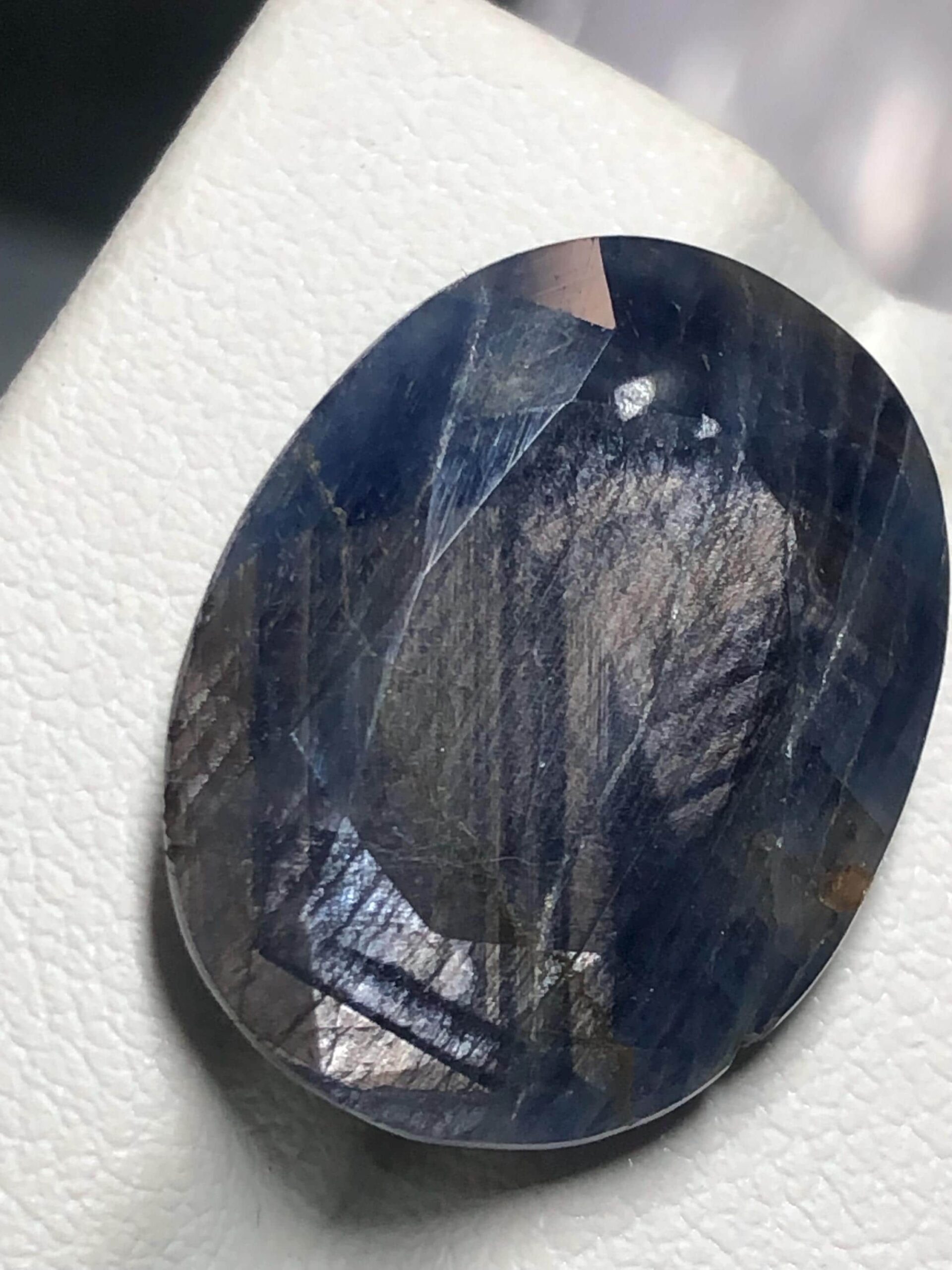 Natural Afghanistan Blue Sapphire 16.965 ct — Oval Cut, Natural
